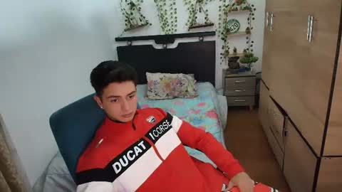 santi_ss online show from July 31, 12:43 am