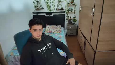 santi_ss online show from July 5, 11:39 am