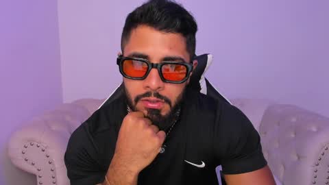 santiago_huntt online show from March 31, 9:27 pm