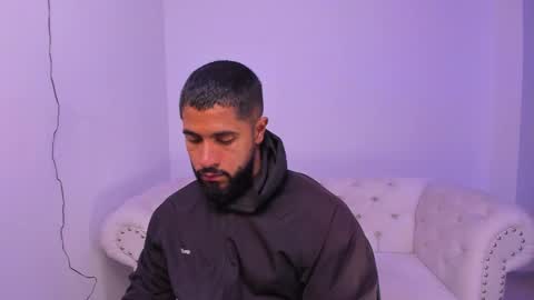 santiago_huntt online show from December 27, 2:58 am