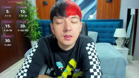 SANTIAGO  online show from April 9, 10:38 pm