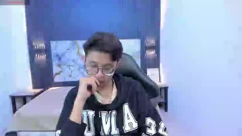 santiago_russo18 online show from March 5, 7:54 pm