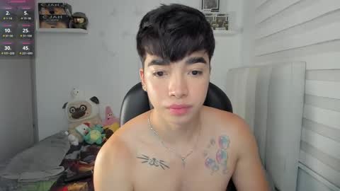 Mr. Santiago online show from April 8, 1:42 pm