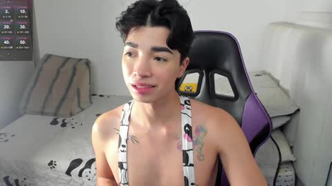 Mr. Santiago online show from February 8, 1:33 pm