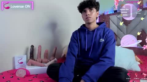 Santiago Carrington online show from September 23, 3:50 am