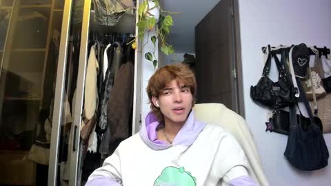 kitty online show from February 4, 1:34 am