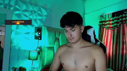 Snapshot of santyago_taylor chatting on March 8, 7:29 pm Santyago online show from March 8, 7:29 pm