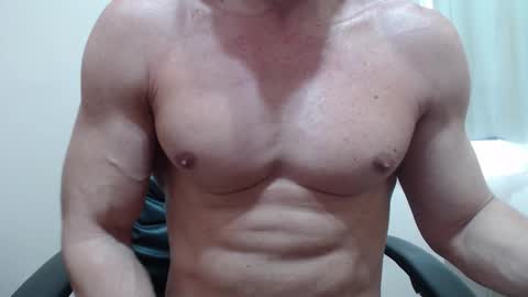 saradorj92 online show from March 11, 12:34 pm