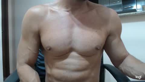 saradorj92 online show from January 16, 6:35 am