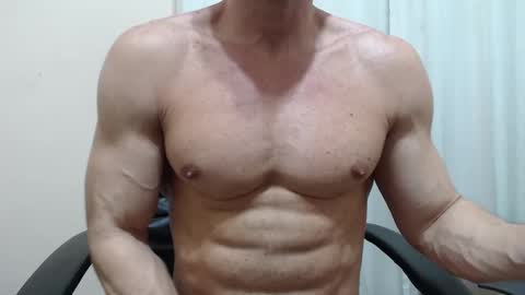 saradorj92 online show from September 18, 7:32 am