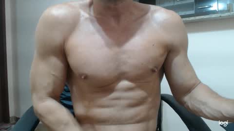 saradorj92 online show from February 5, 5:52 am