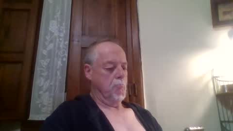 sbrinaiceberg online show from April 6, 3:36 am