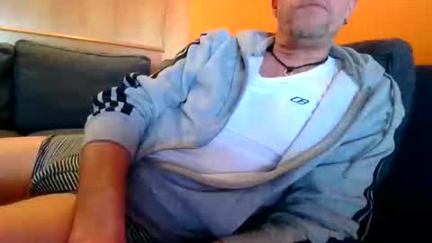 schmuhbaer1 online show from November 12, 10:32 am