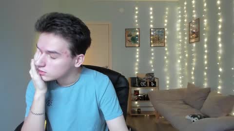 Thomas brunette and Alex blond online show from December 29, 8:11 am