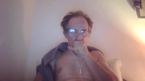 Snapshot of scotchwhieskie chatting on October 19, 11:08 pm scotchwhieskie online show from October 19, 11:08 pm