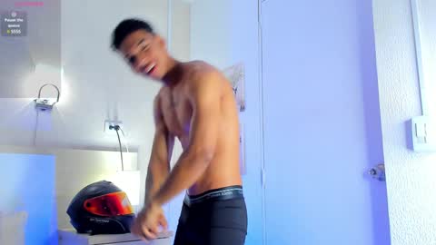 scottvitale online show from December 5, 8:02 pm