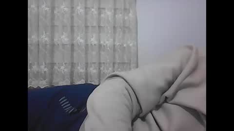 Snapshot of screw2 chatting on December 8, 8:25 pm Evren online show from December 8, 8:25 pm