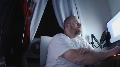 seanv26 online show from September 28, 2:20 am