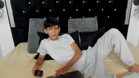 Sebastian Alvarez online show from November 25, 8:22 pm