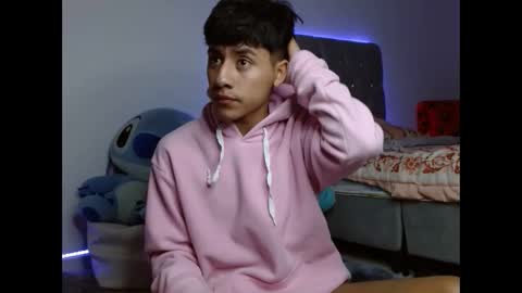 sebas_ross04 online show from December 14, 7:04 am