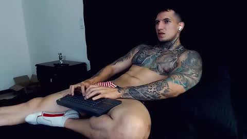 Snapshot of sebastian_muss chatting on September 24, 11:36 pm Sebastian online show from September 24, 11:36 pm