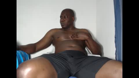 Snapshot of senyeiblack chatting on March 8, 1:37 am Jose online show from March 8, 1:37 am