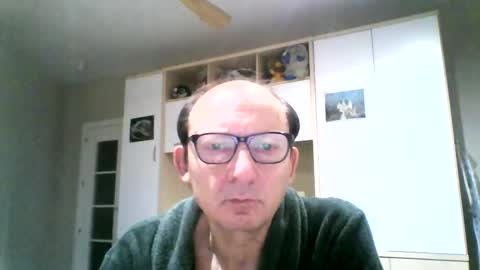 Snapshot of serrano49 chatting on March 10, 3:23 am serrano49 online show from March 10, 3:23 am