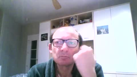 Snapshot of serrano49 chatting on December 23, 6:16 pm serrano49 online show from December 23, 6:16 pm