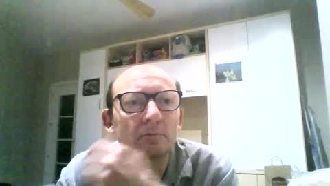 Snapshot of serrano49 chatting on October 8, 5:45 am serrano49 online show from October 8, 5:45 am