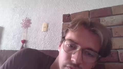 Snapshot of servandomier chatting on September 23, 4:39 pm mier online show from September 23, 4:39 pm