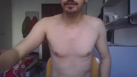 Snapshot of servandomier chatting on December 6, 8:37 am mier online show from December 6, 8:37 am
