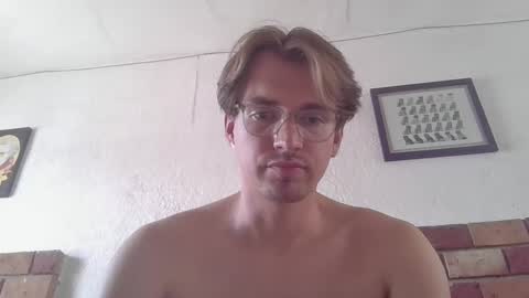 Snapshot of servandomier chatting on September 17, 6:42 pm mier online show from September 17, 6:42 pm