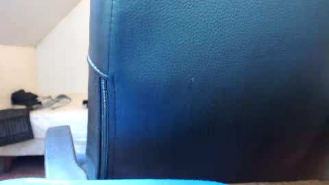 Snapshot of sexyman_fr chatting on January 1, 3:03 pm Vincent Vega online show from January 1, 3:03 pm