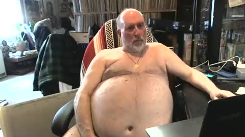 Grizz Lee Bear online show from March 12, 2:01 pm