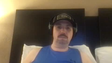 sfgiants1982 online show from November 19, 3:28 am