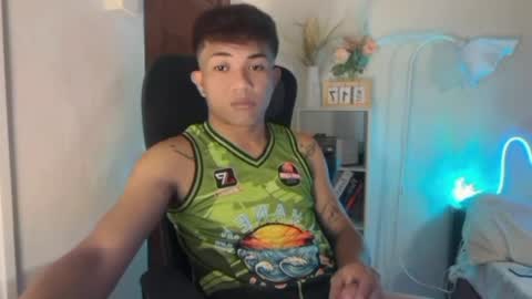 shake_raytow34 online show from June 17, 1:24 pm