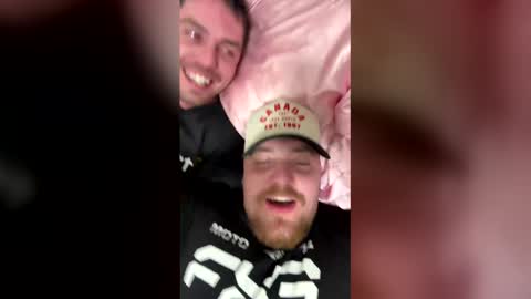 shaneweiss291 online show from March 22, 11:15 am