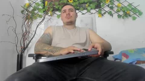 jhon deibyd online show from November 4, 4:24 am