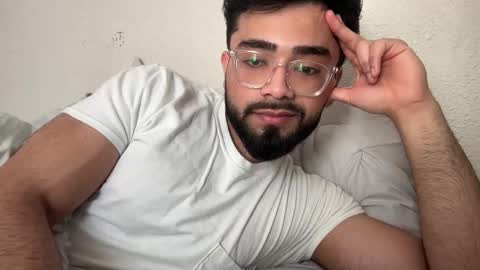 sharmaaditya7253 online show from December 5, 7:21 pm