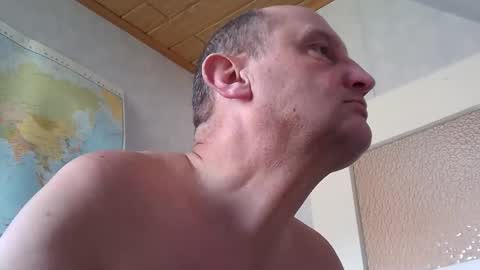 Snapshot of sharpshoder chatting on February 22, 10:51 am Peter online show from February 22, 10:51 am