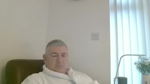she52 online show from December 7, 8:44 am