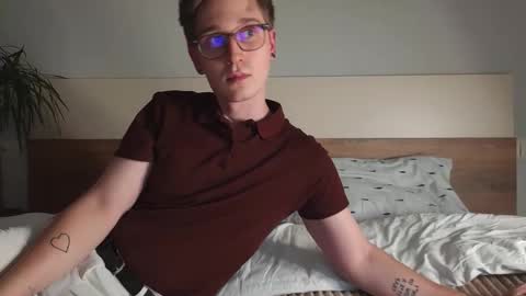 Matthew online show from November 16, 6:32 pm