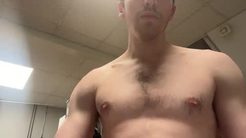 shirtlesshunk15 online show from March 15, 5:48 am