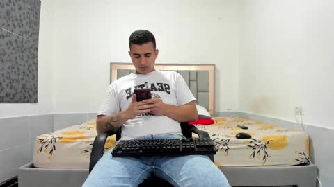 SIMON KELER online show from November 27, 2:04 am