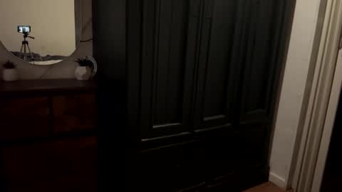 simsimeon online show from March 23, 1:50 pm