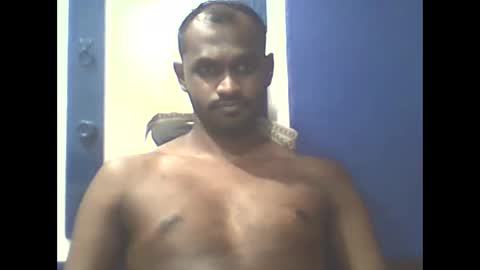 Snapshot of singletamilblackboy chatting on December 13, 6:27 pm singletamilblackboy online show from December 13, 6:27 pm