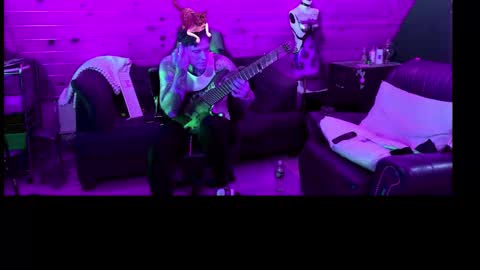 Dustbunnyfoofoo online show from October 21, 1:31 am
