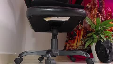 only foot                         worshipers here online show from December 7, 6:48 pm