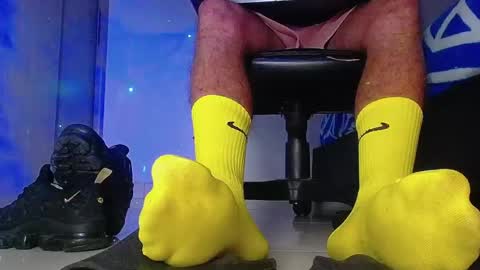 only foot                         worshipers here online show from February 12, 5:24 am