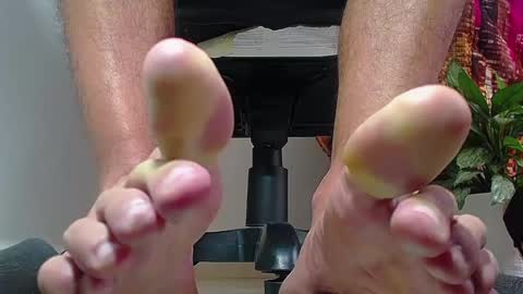 only foot                         worshipers here online show from December 20, 7:07 pm